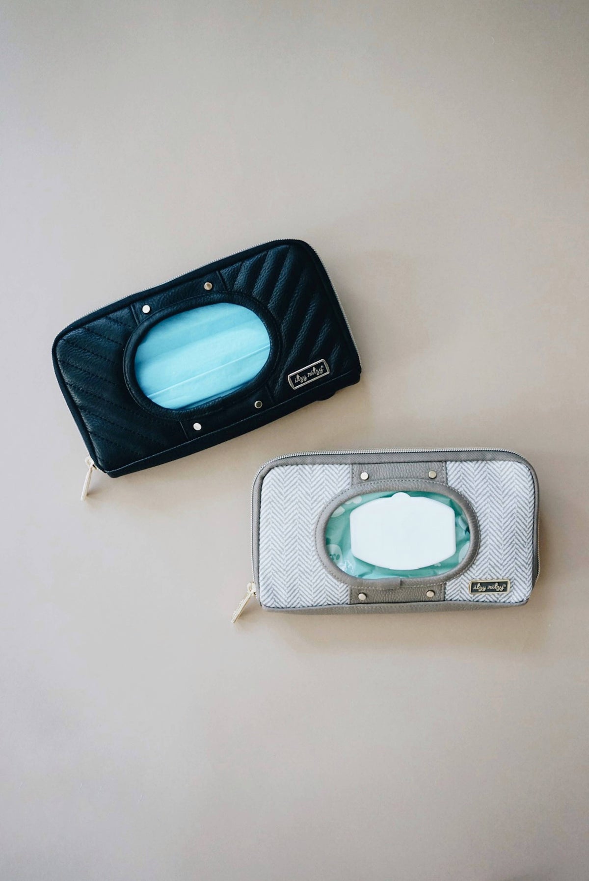 Itzy Ritzy Vanilla Latte Travel Wipes Case